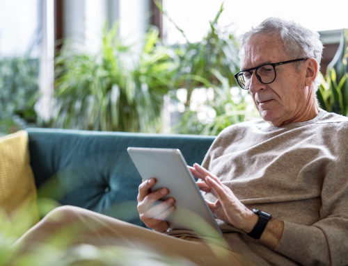 Pantallas sin estrés: guía práctica para adultos y adultos mayores.