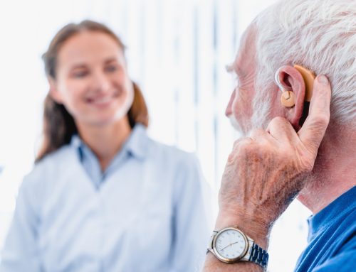 ¿Cómo Cuidar a Personas Mayores con Discapacidades Sensoriales?